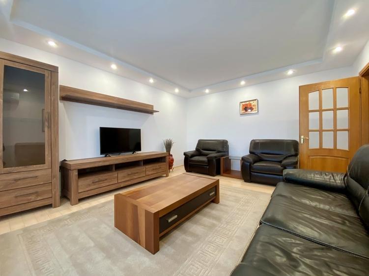 Apartament cu 4 camere decomandat în Vitan Mall