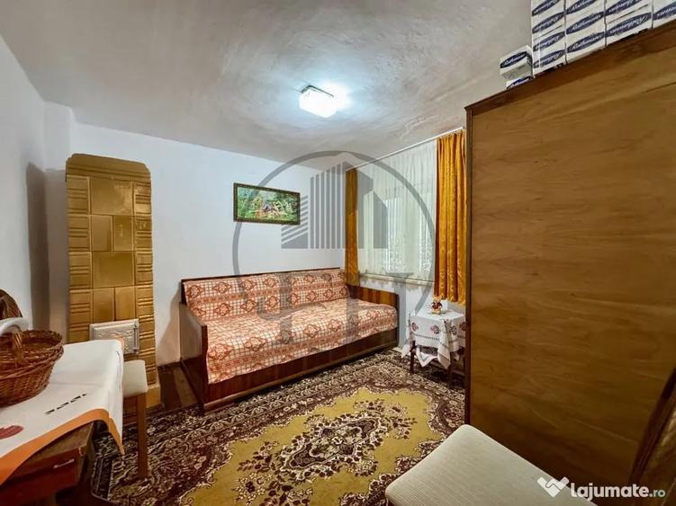 Casă cu 7 camere cu Teren 1190 Mp în Sud