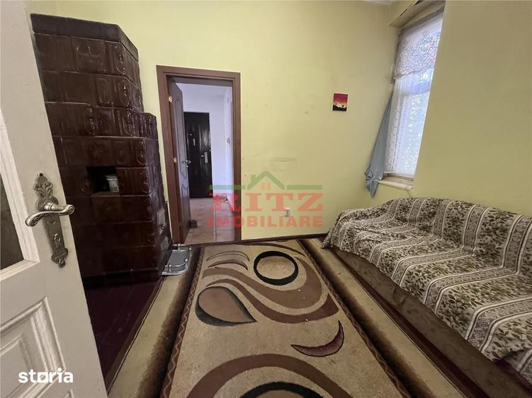 Casă cu 5 camere cu Teren 1623 Mp în Central