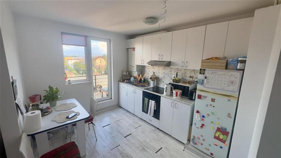 Apartament cu 3 camere nedecomandat în Lazaret