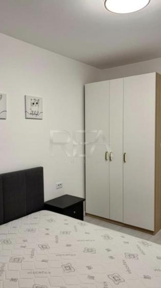 Apartament cu 3 camere decomandat, mobilat în Păcii
