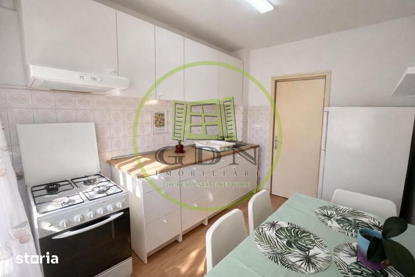 Apartament cu 3 camere decomandat, mobilat în Pajura