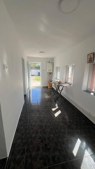 Casă individuală cu 3 camere cu Teren 261 Mp în Est