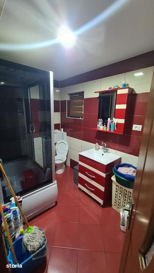 Casă cu 6 camere cu Teren 2106 Mp în Mănicești