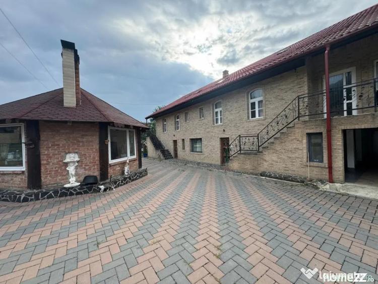 Casă cu 7 camere cu Teren 2500 Mp în Sucevița
