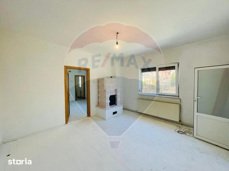 Casă cu 6 camere cu Teren 500 Mp în Calea Dumbrăvii