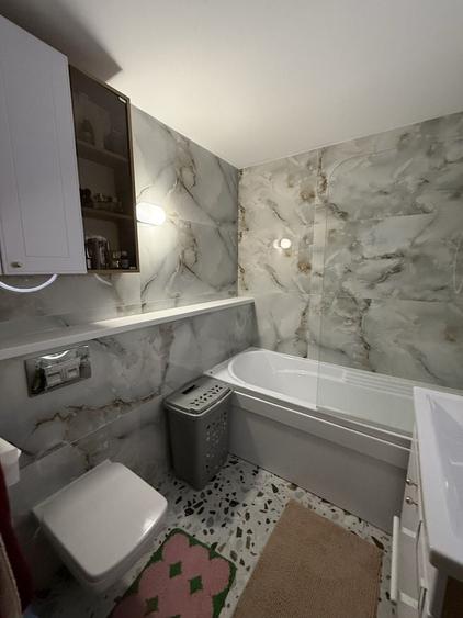 Apartament cu 3 camere decomandat în Aviației