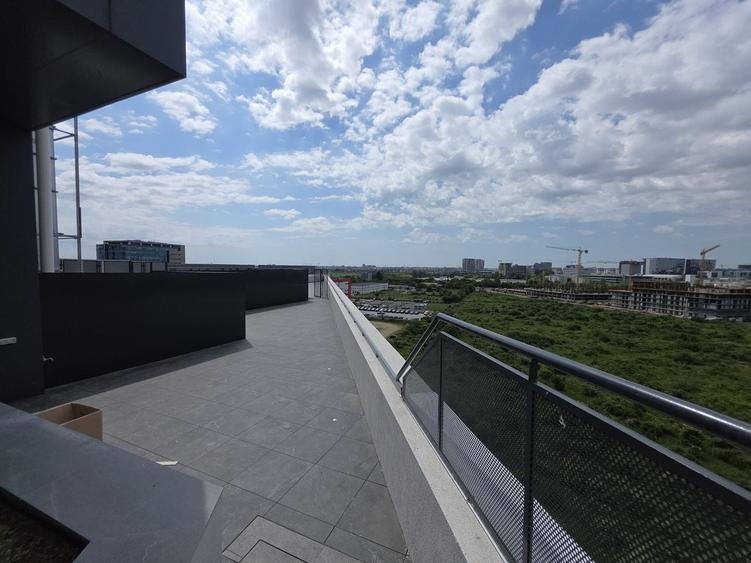 Penthouse cu 4 camere semidecomandat în Nord-Vest