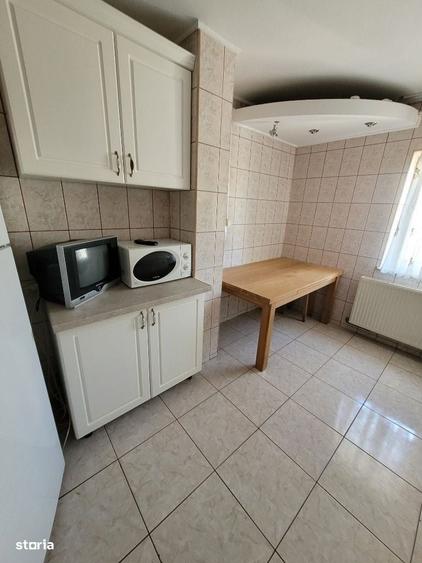 Apartament cu 3 camere decomandat în Bere