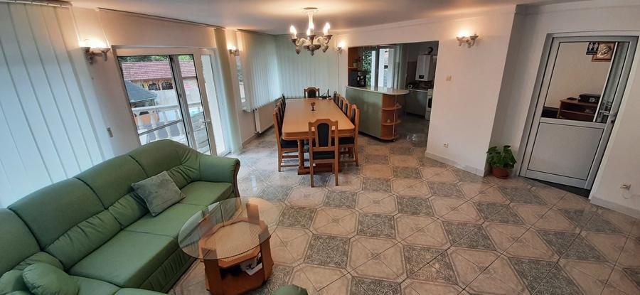 Casă cu 4 camere în Valea Mănăstirii