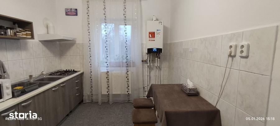 Casă cu 5 camere cu Teren 1958 Mp în Modelu
