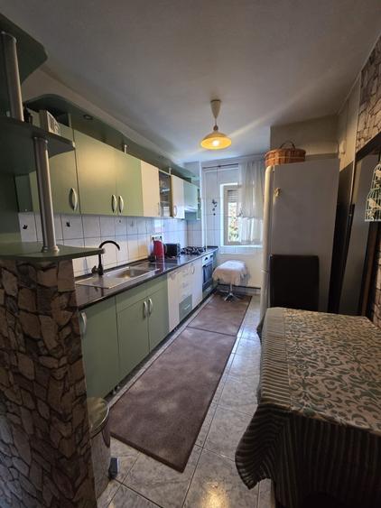 Apartament cu 3 camere decomandat în Scriitorilor