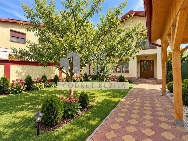 Casă individuală cu 4 camere cu Teren 300 Mp în Ultracentral