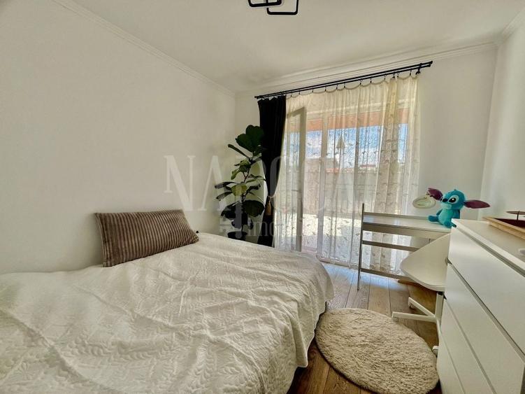 Apartament cu 4 camere semidecomandat în Între Lacuri