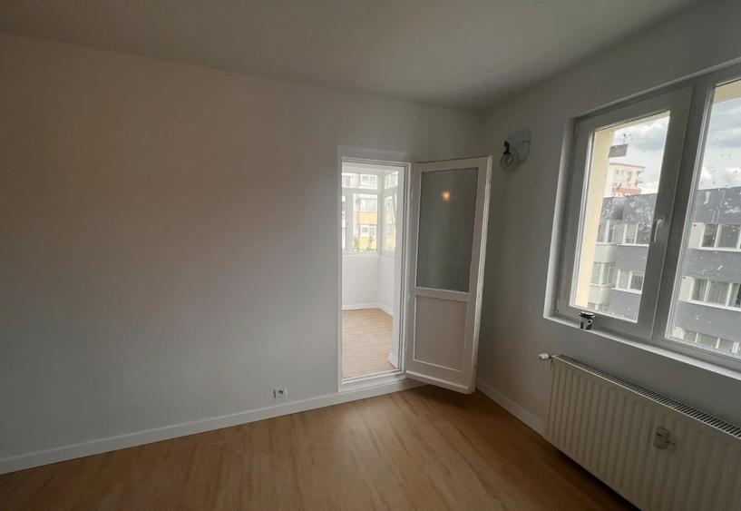 Apartament cu 3 camere decomandat în Dristor