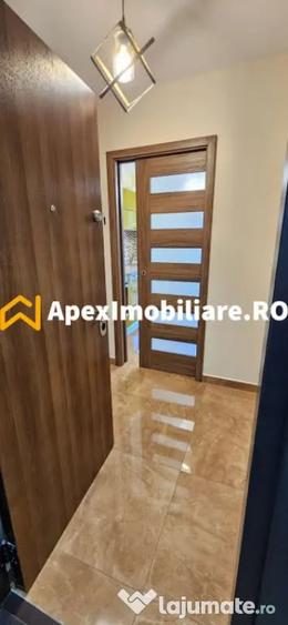 Apartament cu 2 camere decomandat în P-ța Muncii