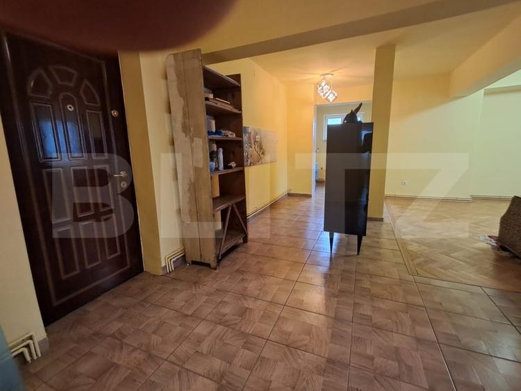 Apartament cu 4 camere decomandat în Central