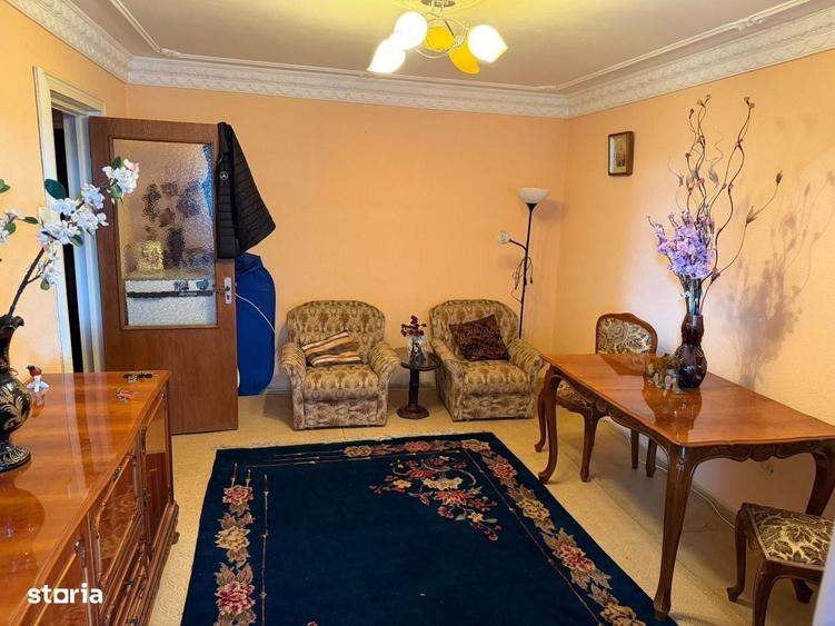 Apartament cu 3 camere decomandat în Central