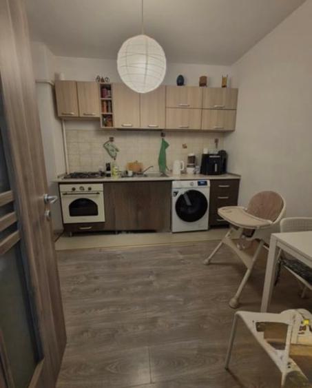 Apartament cu 3 camere decomandat, mobilat în Bucureștii Noi