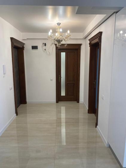 Apartament 3 camere, 2 bai, parcare, etaj 1, Eroilor - 4