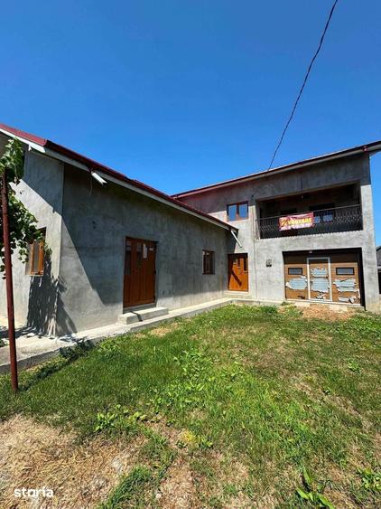 Casă cu 7 camere cu Teren 1130 Mp în Central