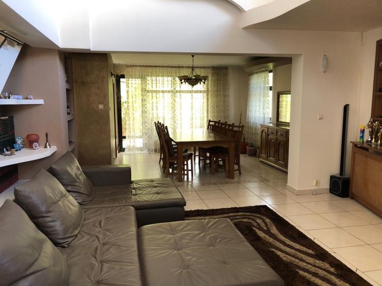 Casă individuală cu 5 camere cu Teren 680 Mp în Găvana