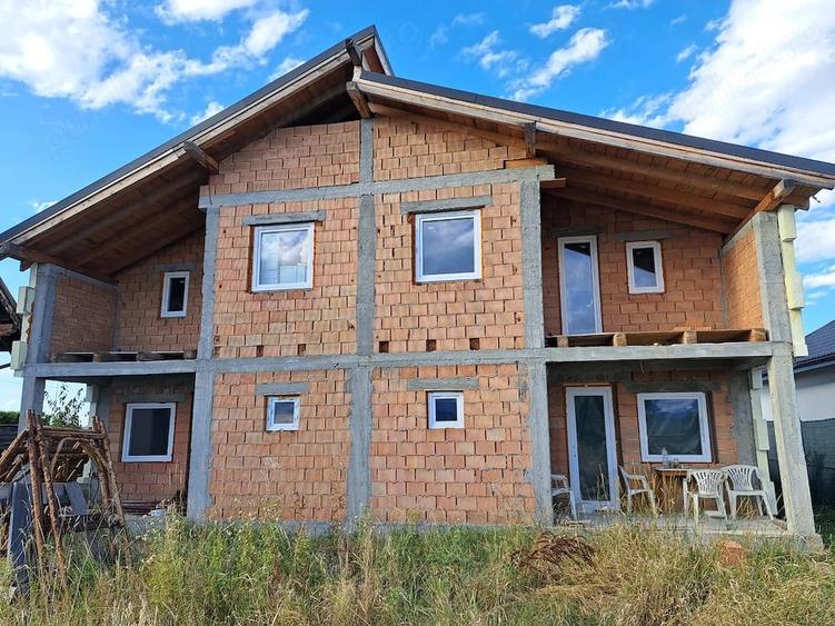 Casă cu 4 camere cu Teren 800 Mp în Bod