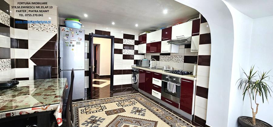 Apartament 3 camere decomandate, cu boxa si loc de parcare, zona 1 Mai - 5