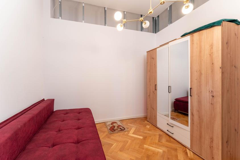 Apartament cu 3 camere decomandat în Centrul Istoric