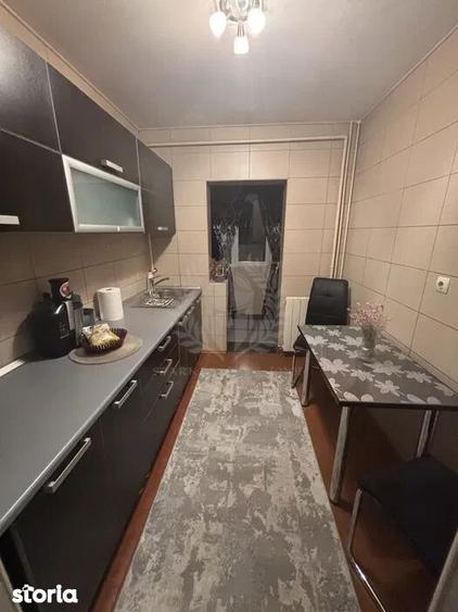 Apartament cu 3 camere decomandat, mobilat în Mărășești