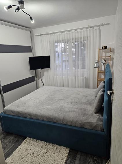 Apartament cu 3 camere decomandat în Faleza Nord