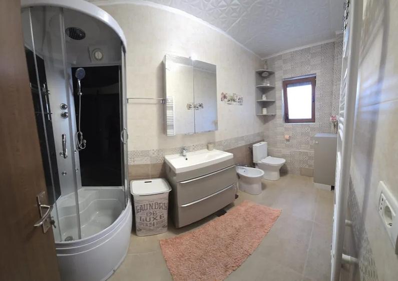 Casă individuală cu 4 camere cu Teren 300 Mp în Lazu