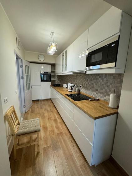 Apartament cu 3 camere decomandat în Șcheia