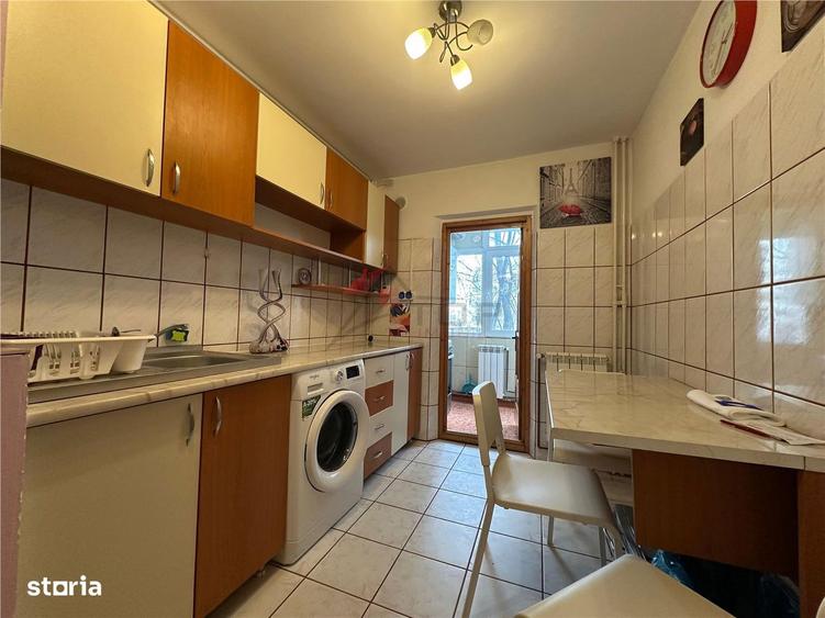 Apartament cu 2 camere decomandat în Nicolina