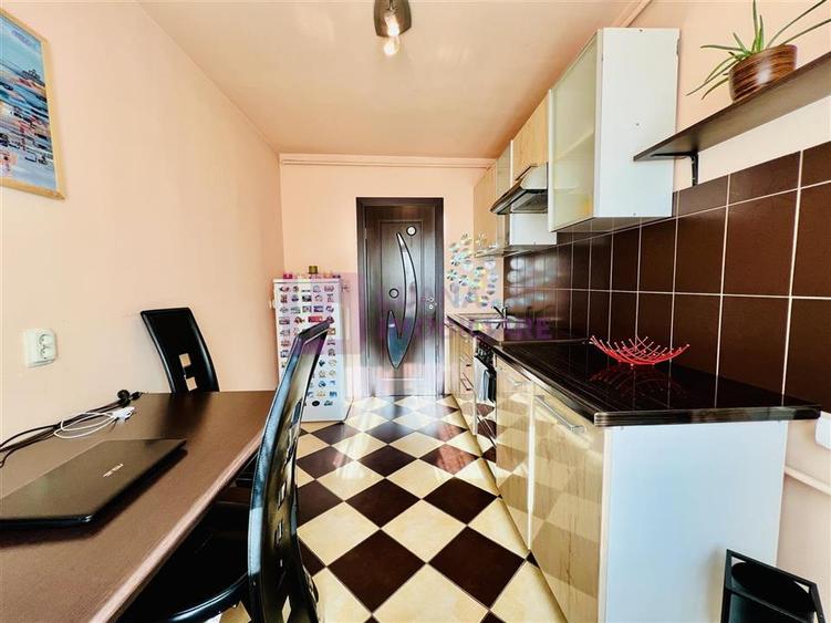 Apartament cu 3 camere decomandat, mobilat în Aeroport