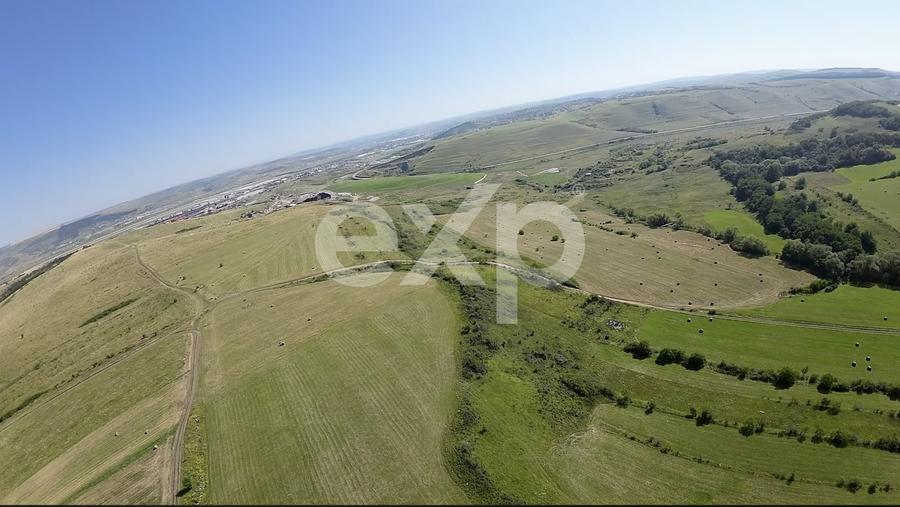 Teren Construcții intravilan de 10400 mp, în Sopor