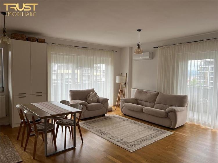 Apartament cu 3 camere semidecomandat în Bună Ziua