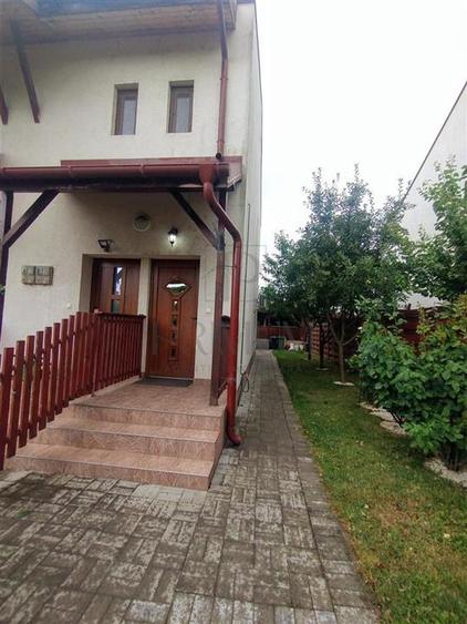 Apartament cu 3 camere decomandat, mobilat în Sânandrei