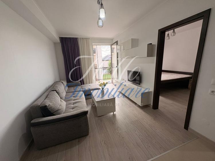 Apartament cu 2 camere semidecomandat, mobilat în Florești