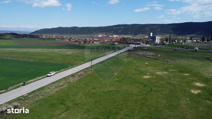 Teren de 8600 mp, în Iclod