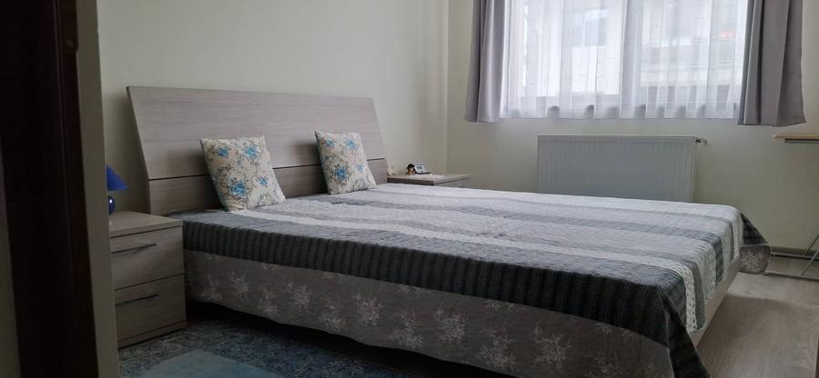 Apartament cu 3 camere decomandat în Florești