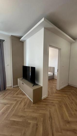 Apartament cu 2 camere decomandat în Pietroasa