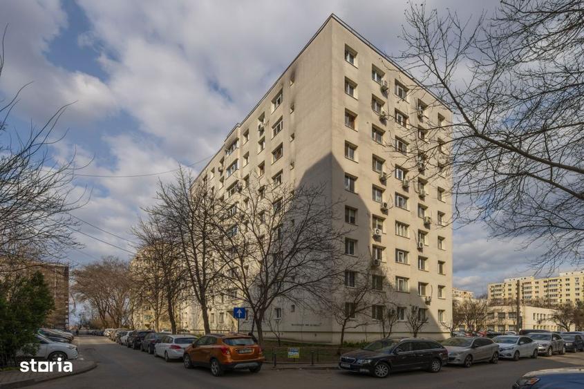 Apartament cu 3 camere semidecomandat, mobilat în Pantelimon