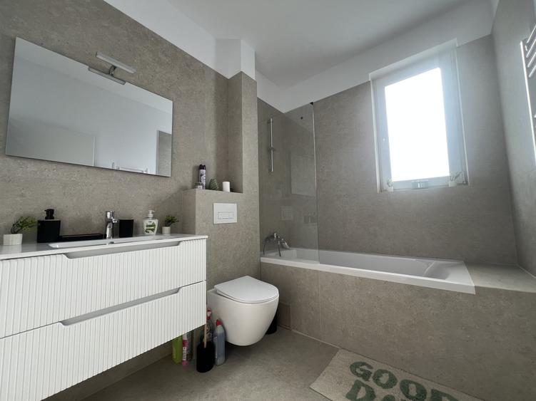 Apartament cu 2 camere decomandat, mobilat în Freidorf