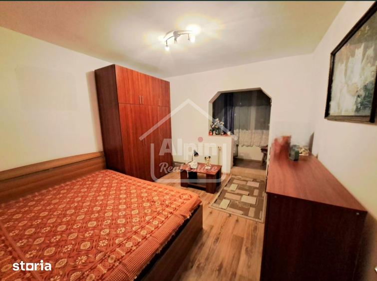 Apartament cu 3 camere decomandat în Dârste