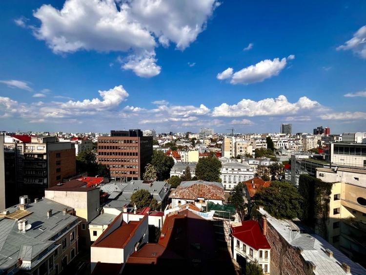 Apartament cu 2 camere semidecomandat în Universitate
