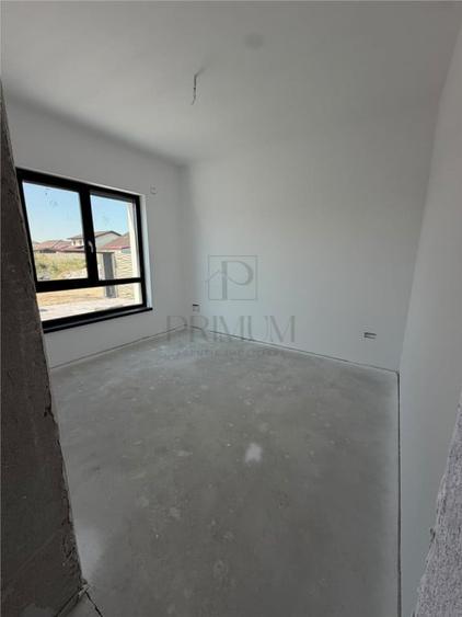 Casă cu 4 camere cu Teren 370 Mp în Moșnița Veche