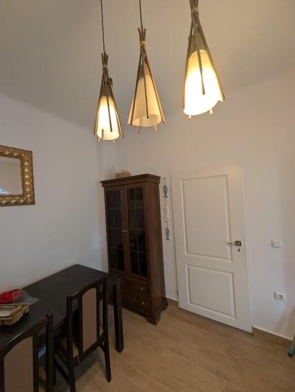 Casă individuală cu 5 camere cu Teren 300 Mp în Central