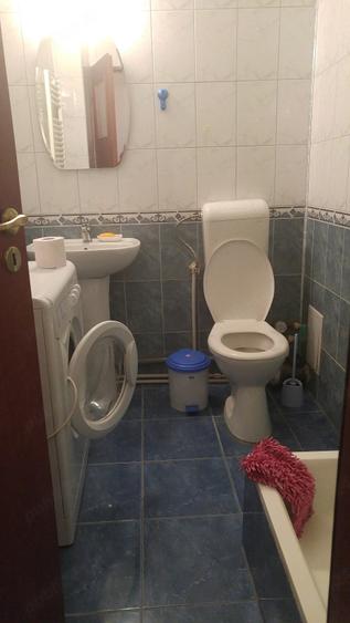 Apartament cu 3 camere decomandat în Vitan