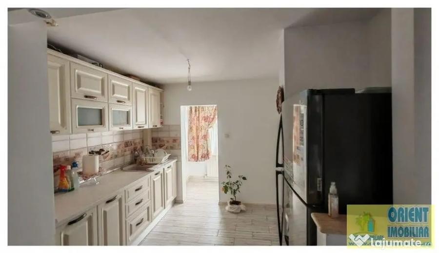 Apartament cu 2 camere decomandat în Km 5